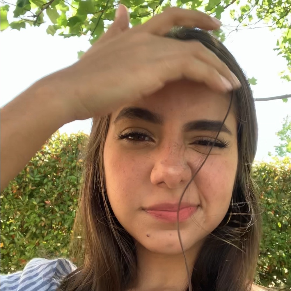 Meet your Posher, Andrea sofia